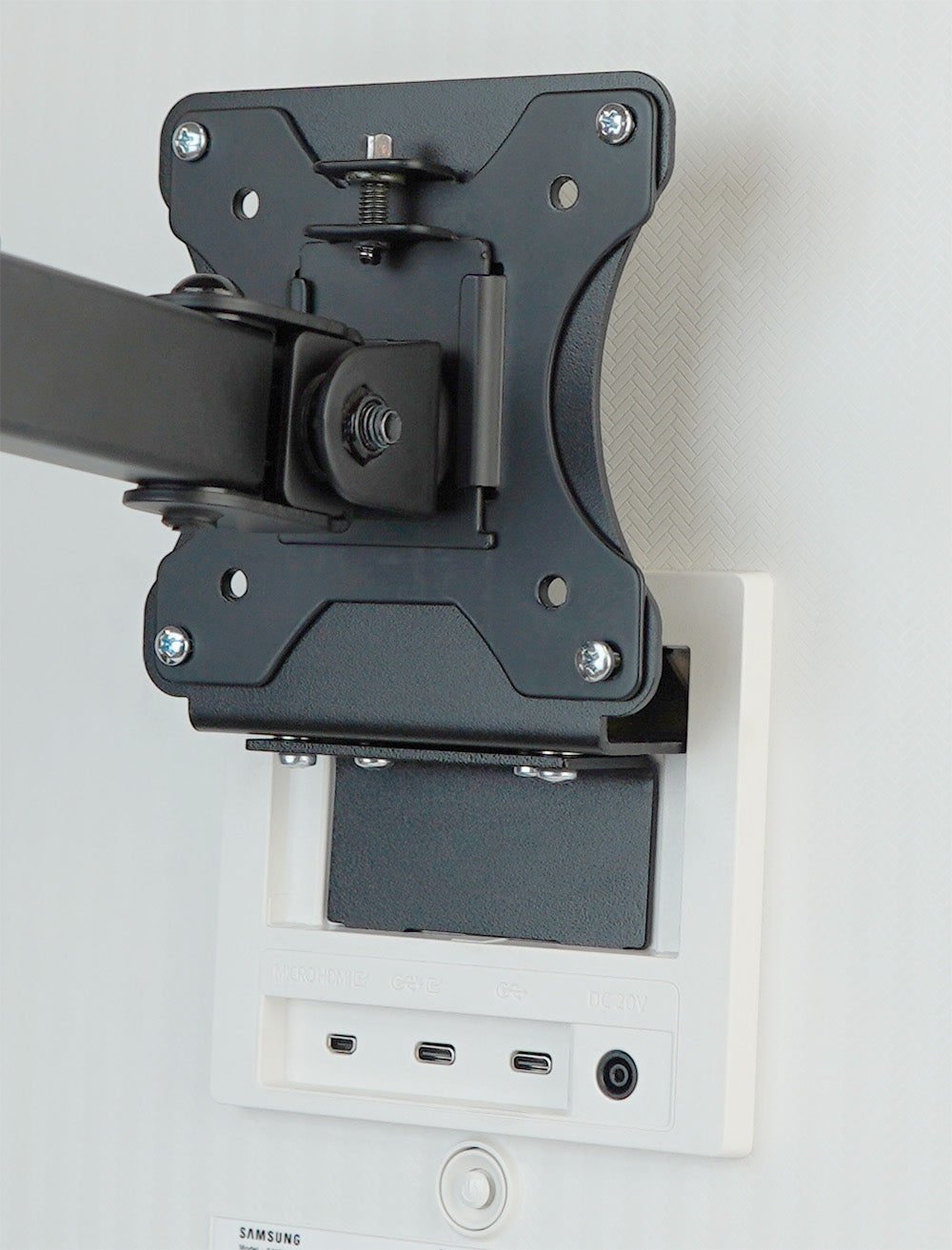 Gladiator Joe Samsung Monitor VESA Adapter Bracket - GJ0A0153-R0